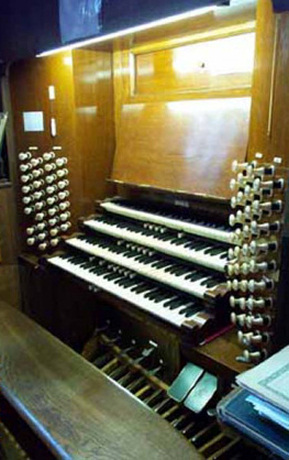 Eton College Chapel Hill organ